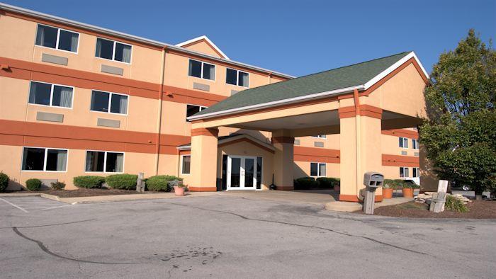 Commodore Perry Inn & Suites Port Clinton Exterior photo